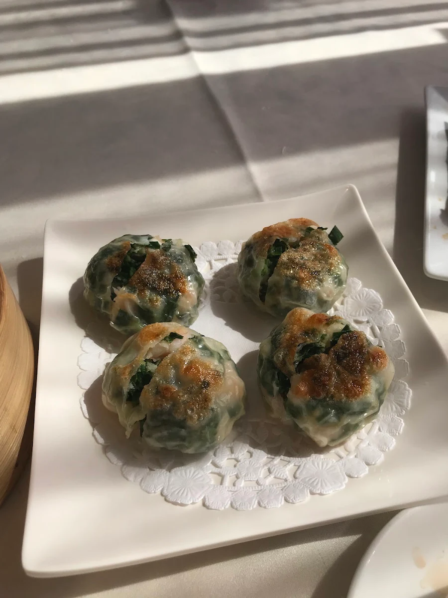 pan-fried shrimp & chives dumpling 香煎韭菜餅